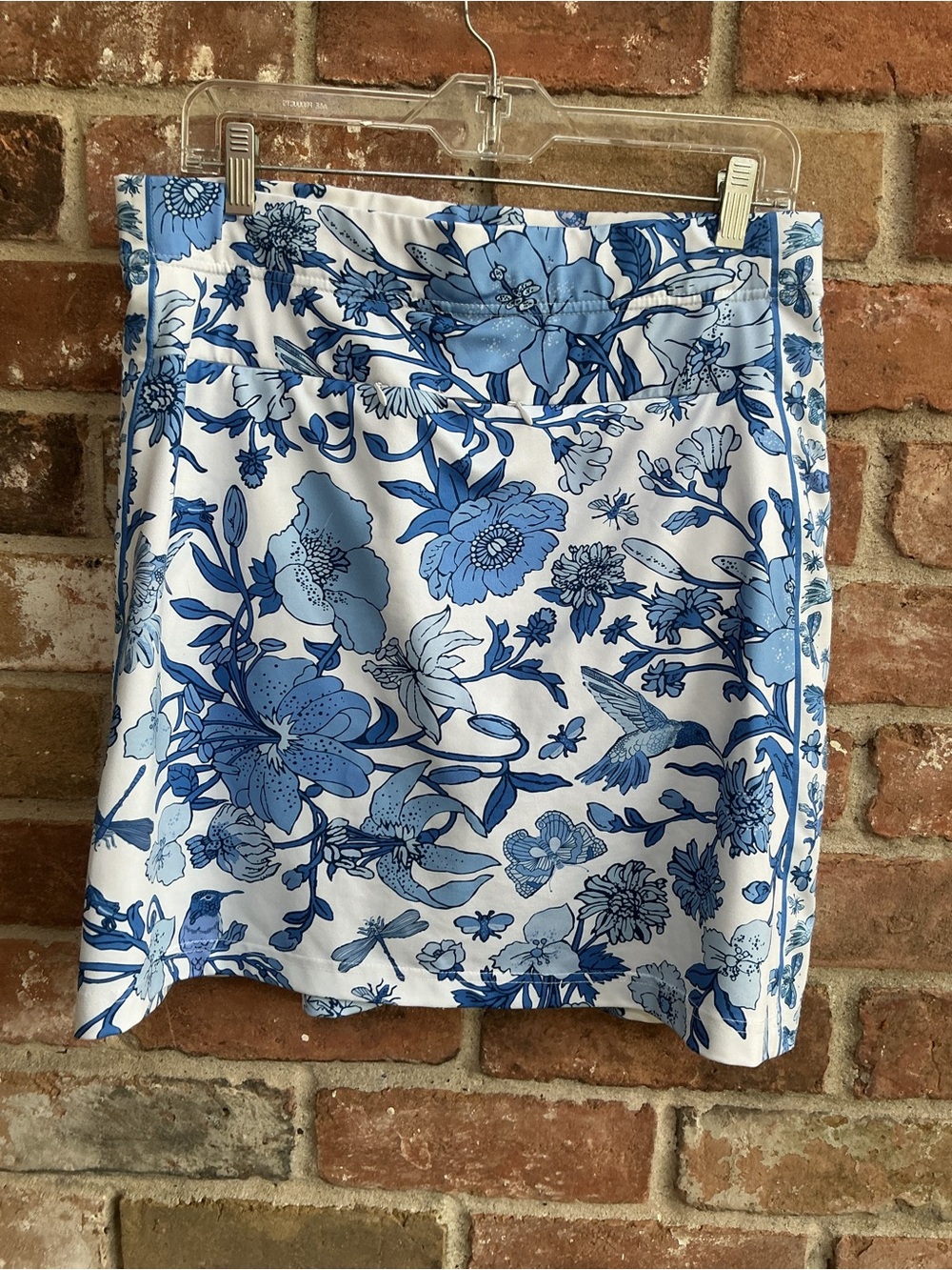 Gretchen Scott Designs White Mini Skirt / shorts with Blue Floral Print  large